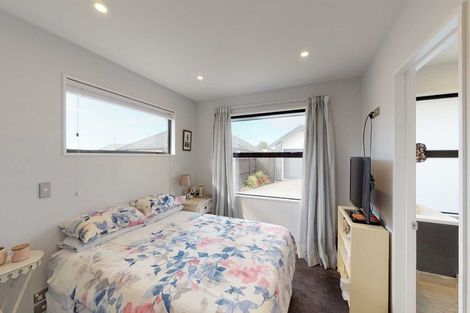 Photo of property in 18 Maka Lane, Halswell, Christchurch, 8025