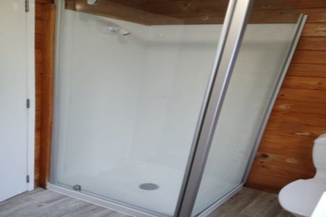 Photo of property in 9 Cottam Grove, Northcross, Auckland, 0632