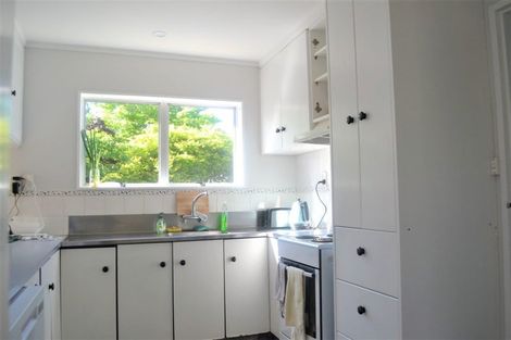 Photo of property in 21 Kingsbridge Place, Newlands, Wellington, 6037