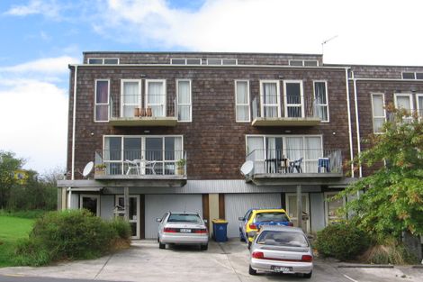 Photo of property in 8 Captain Scott Road, Glen Eden, Auckland, 0602