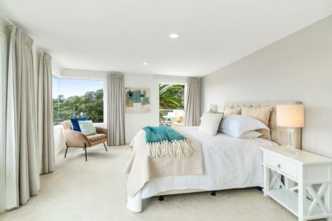 Photo of property in 22 Tiri Road, Milford, Auckland, 0620