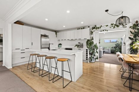 Photo of property in 5 Gavin Black Street, Meeanee, Napier, 4112