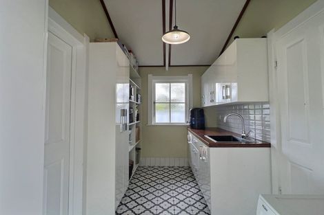 Photo of property in 14 Russell Street, Otane, 4202