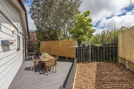 Photo of property in 23 Luckens Road, West Harbour, Auckland, 0618