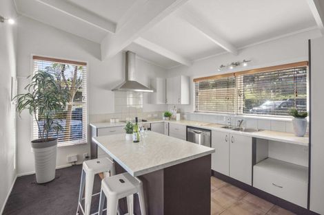 Photo of property in 12 Everard Avenue, Army Bay, Whangaparaoa, 0930