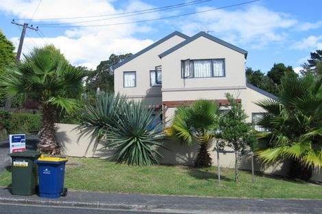 Photo of property in 10a Cliff View Drive, Green Bay, Auckland, 0604