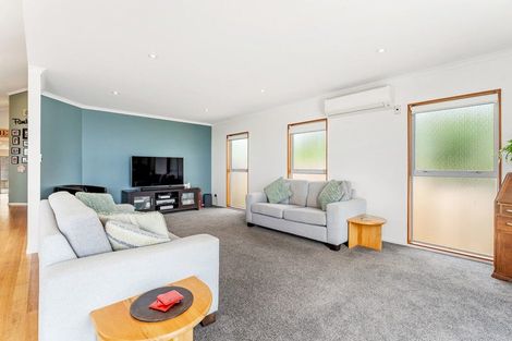 Photo of property in 33 Totara Road, Stanmore Bay, Whangaparaoa, 0932