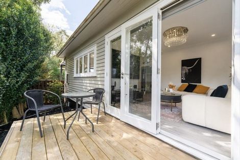 Photo of property in 98 Millbrook Road, Sunnyvale, Auckland, 0612