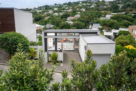 Photo of property in 20 Tiketike Way, Brooklyn, Wellington, 6021