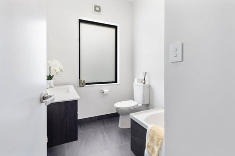 Photo of property in 17/52 High Street, Island Bay, Wellington, 6023