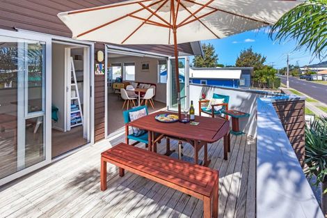 Photo of property in 306 Ocean Road, Whangamata, 3620