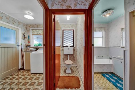 Photo of property in 3 Reid Avenue, Hawera, 4610