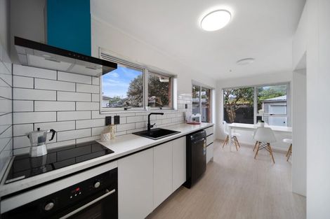 Photo of property in 15 Penderford Place, Mangere East, Auckland, 2024