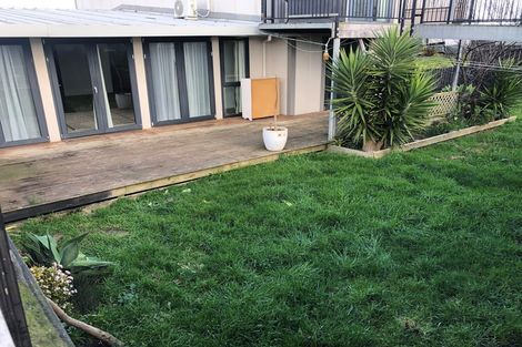 Photo of property in 25 Whangaparaoa Road, Red Beach, 0932