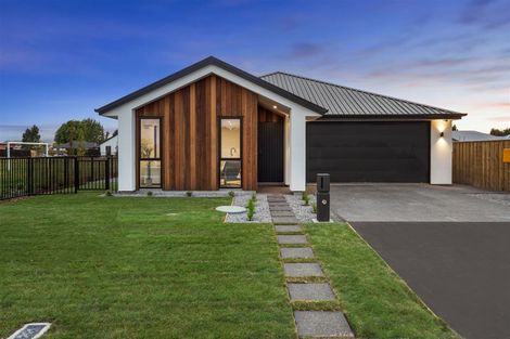 Photo of property in 8 Millhaven Place, Casebrook, Christchurch, 8051