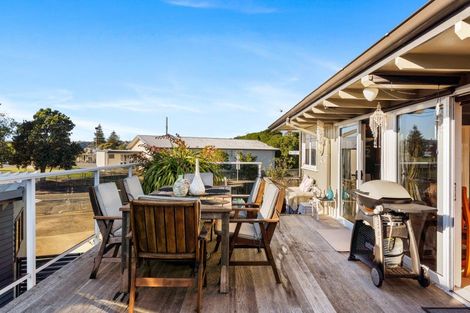 Photo of property in 35 Charles Street, Westshore, Napier, 4110