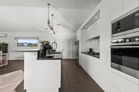 Photo of property in 69 Polson Hill Drive, Aokautere, Palmerston North, 4471