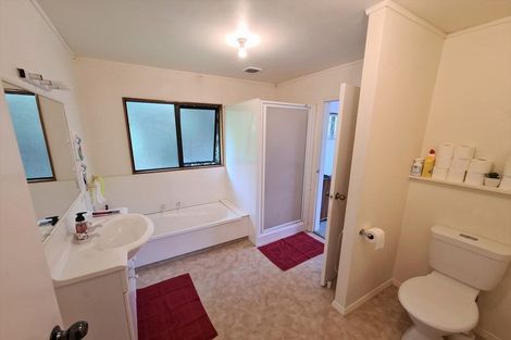 Photo of property in 1/96 Edmonton Road, Henderson, Auckland, 0612