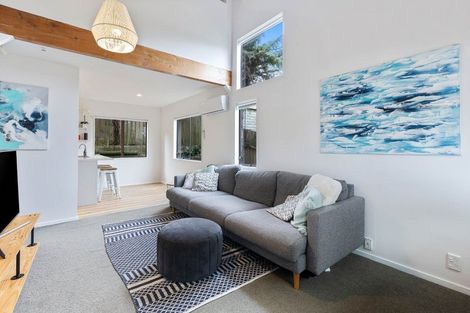 Photo of property in 78 Vodanovich Road, Te Atatu South, Auckland, 0610