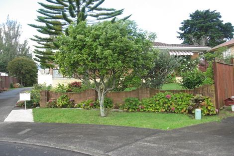 Photo of property in 2/23 Benygloe Place, Highland Park, Auckland, 2010