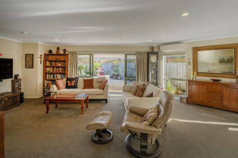 Photo of property in 4 Mayfair Close, Whitianga, 3510