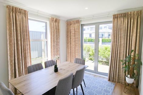 Photo of property in 36 Bluff Road, Kenepuru, Porirua, 5022