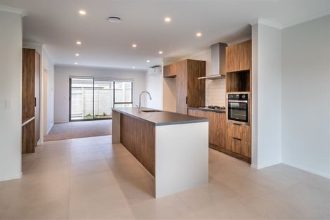 Photo of property in 55 Waituarua Drive, Takanini, 2112