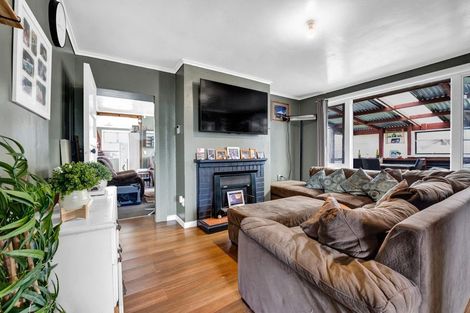 Photo of property in 2 Egmont Street, Patea, 4520