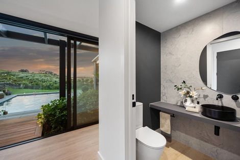 Photo of property in 9 Ridgelea Road, Long Bay, 0792