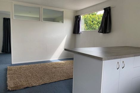 Photo of property in 17 Meteor Place, Schnapper Rock, Auckland, 0632
