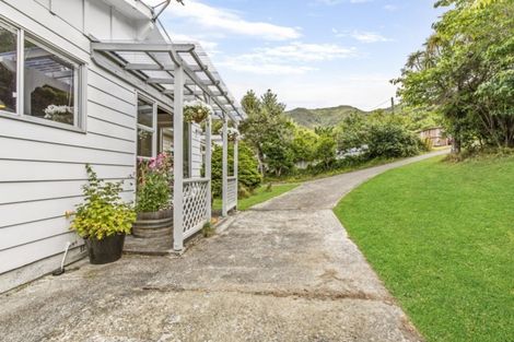 Photo of property in 11b Thurleigh Grove, Karori, Wellington, 6012