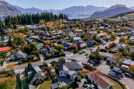 Photo of property in 8 Ragan Lane, Wanaka, 9305