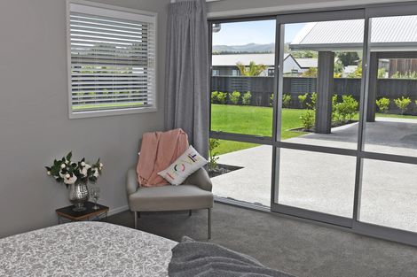 Photo of property in 6 Shearwater Lane, Point Wells, 0986