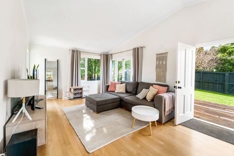 Photo of property in 13a John Road, Stanmore Bay, Whangaparaoa, 0932