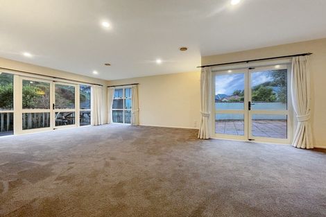 Photo of property in 18 Myers Grove, Churton Park, Wellington, 6037