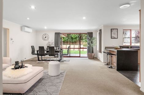 Photo of property in 1 Farleigh Close, Huntington, Hamilton, 3210