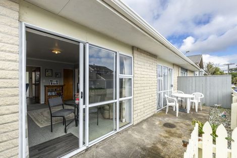 Photo of property in 2/220 Coronation Avenue, Welbourn, New Plymouth, 4310