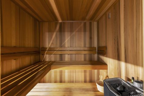 Photo of property in 10 Peregrine Place, Queenstown, 9300