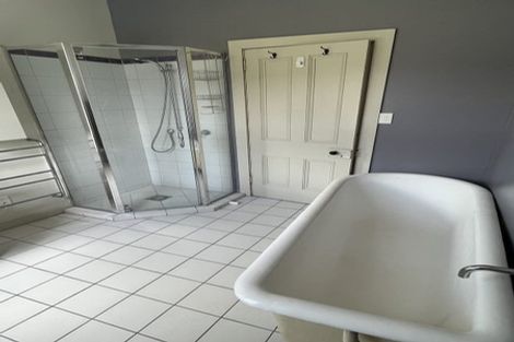 Photo of property in 14 Edge Hill, Mount Victoria, Wellington, 6011