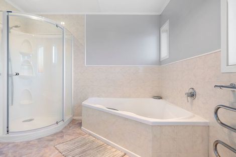 Photo of property in 95 Kitchener Road, Waiuku, 2123