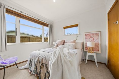 Photo of property in 12 Cambridge Road, Martinborough, 5711