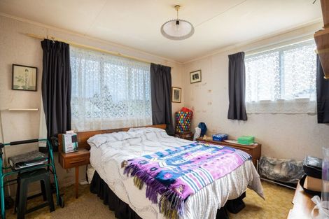 Photo of property in 32 Endeavour Street, Marfell, New Plymouth, 4310