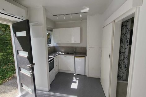 Photo of property in 1/8 Governor Road, Northland, Wellington, 6012