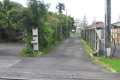 Photo of property in 9a/3 Tawa Road, Te Atatu Peninsula, Auckland, 0610