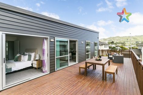 Photo of property in 17 Cresswell Place, Johnsonville, Wellington, 6037