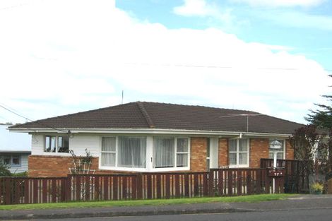 Photo of property in 2/97 Target Road, Totara Vale, Auckland, 0629