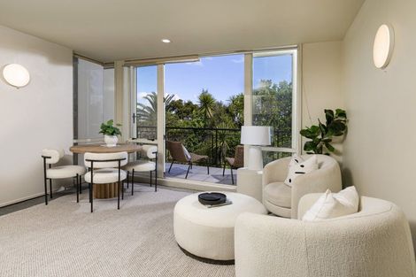 Photo of property in 1/166 Mokoia Road, Chatswood, Auckland, 0626