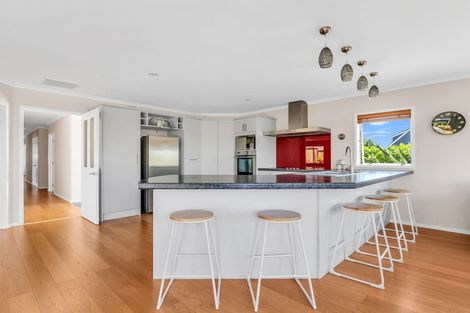 Photo of property in 3 Omana Avenue, Shelly Beach, Helensville, 0874