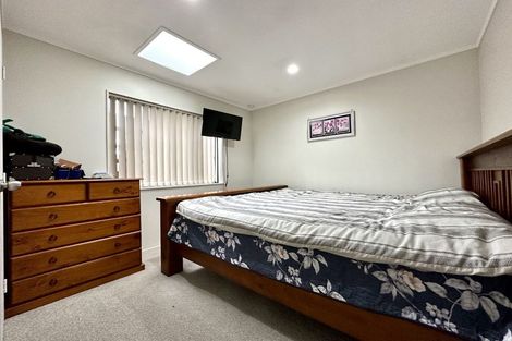 Photo of property in 60a Donovan Avenue, Massey, Auckland, 0614