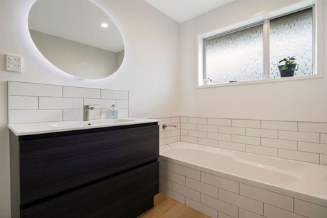 Photo of property in 50 Bowen Street, Cambridge, 3434